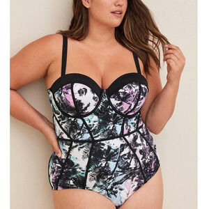 Torrid Size 4 Bra Cup DD/F One Piece Slim Fix Underwire Padded Tropical Swimsuit